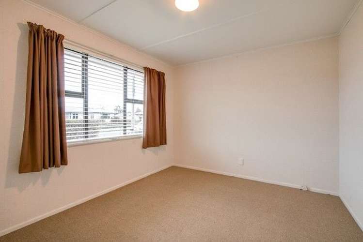 7 Warwick Crescent Taradale_6