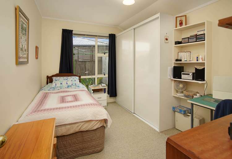 11 Vining Crescent Stoke_10