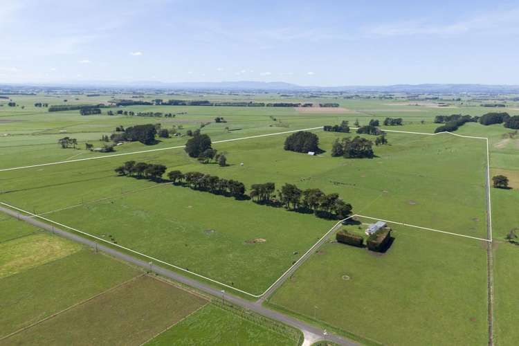 335a Couper Road Glen Oroua_25