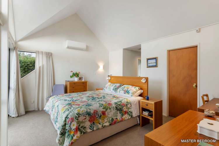 2/4 Oban Road Browns Bay_14