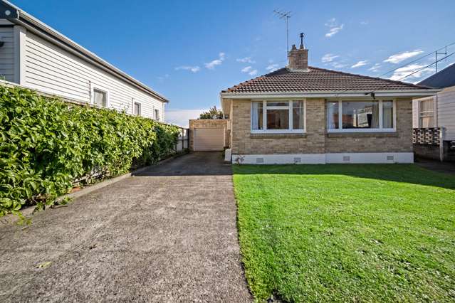 130 Tukapa Street Westown_1