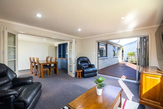 38 Trelawney Crescent Westown_1