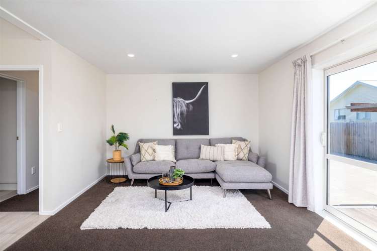 2/7 Farnborough Street Aranui_4