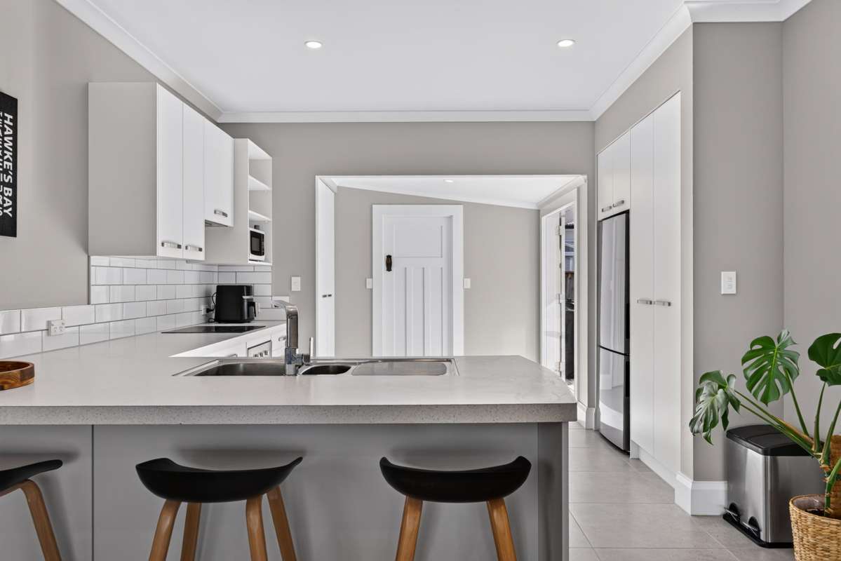 203 Carlyle Street_1