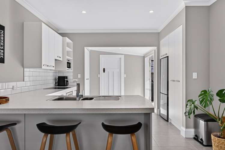 203 Carlyle Street Napier South_5