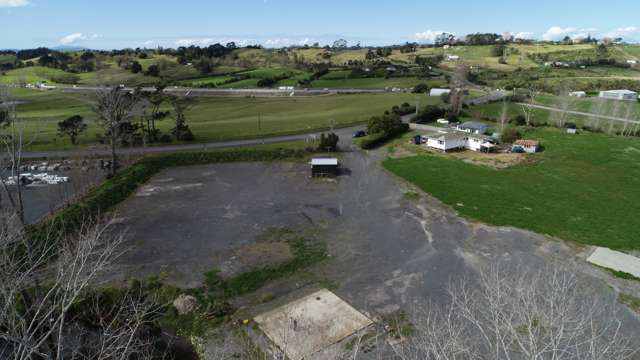 Flexible outdoor storage and yard opportunity