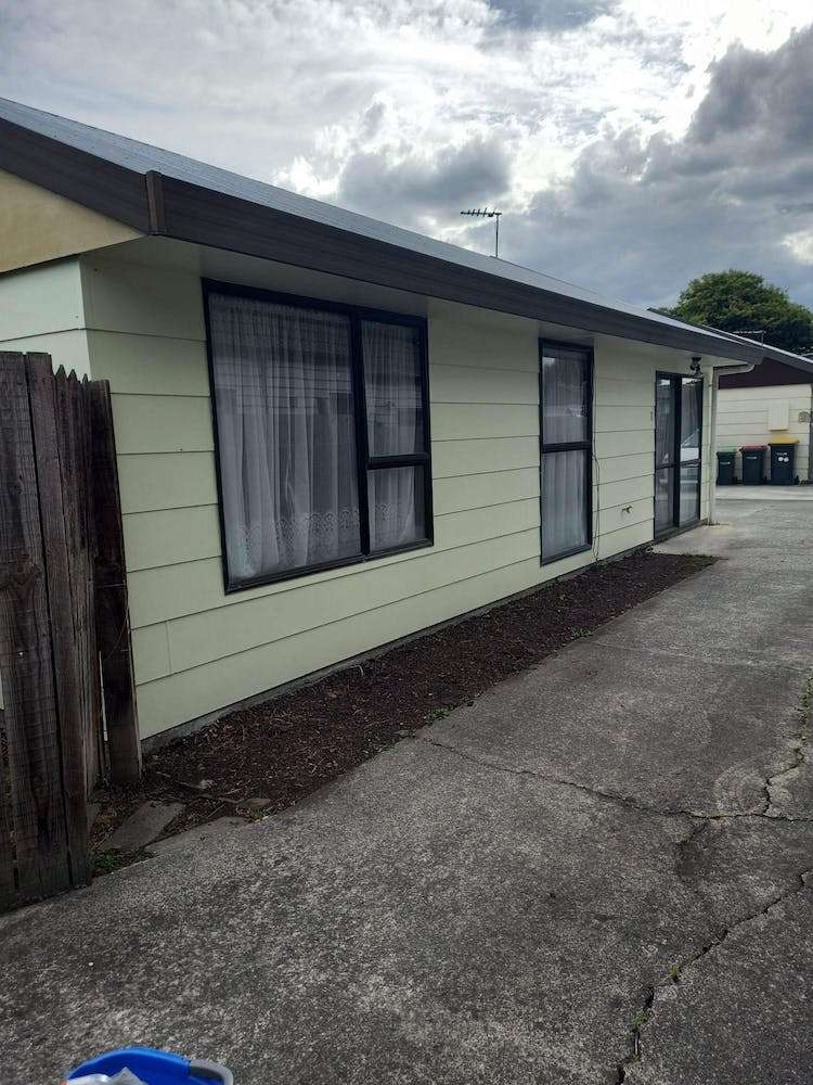 2/9 Defoe Place Waltham_9