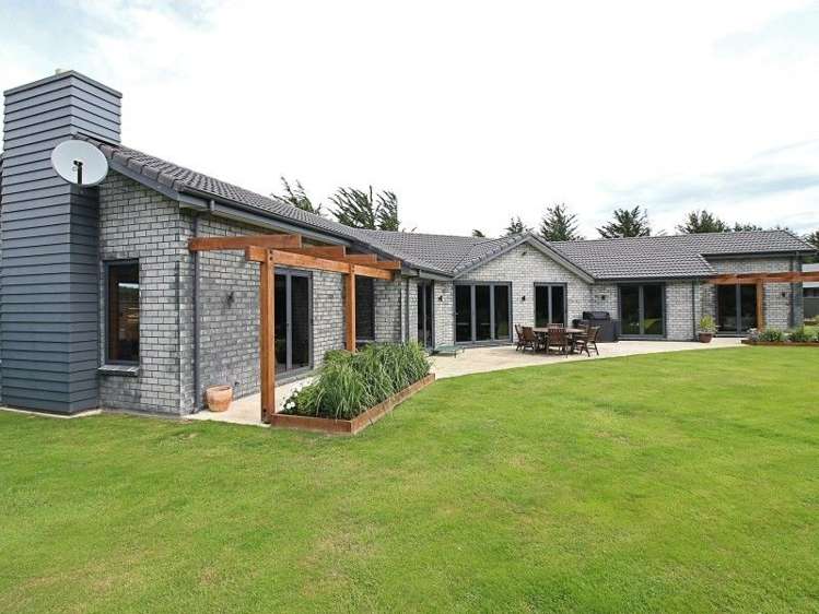 53 Matua Grove Otatara_1