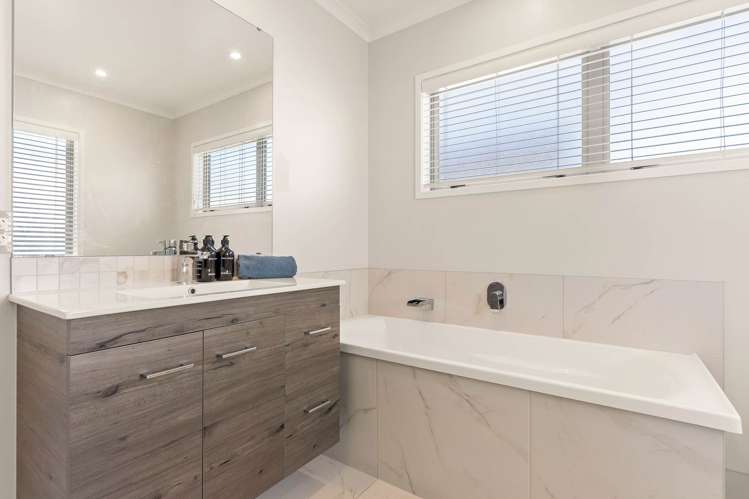 91 Glidepath Road Hobsonville_10