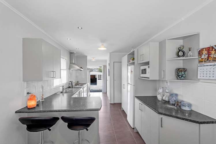 23 Te Kanawa Crescent Henderson_15