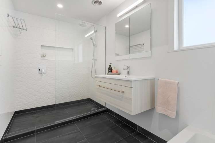 120 Methuen Road New Windsor_14