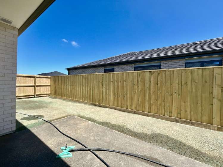 6 Isaacs Lane 11103_15