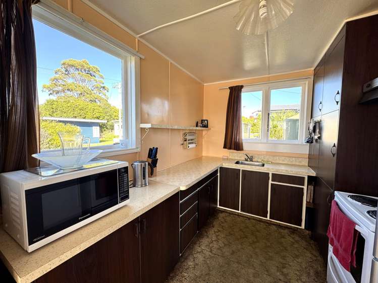8 Kowhai Street Kaka Point_6