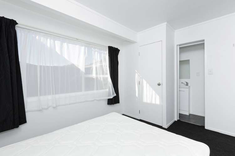 30 Dillon Crescent Clover Park_11