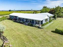 Stunning country living at 1530 Matapiro Road