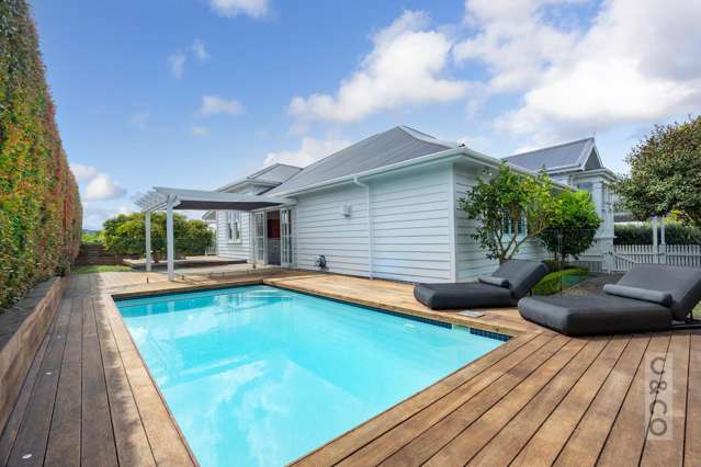 Spectacular Remuera Villa with a Pool & Views