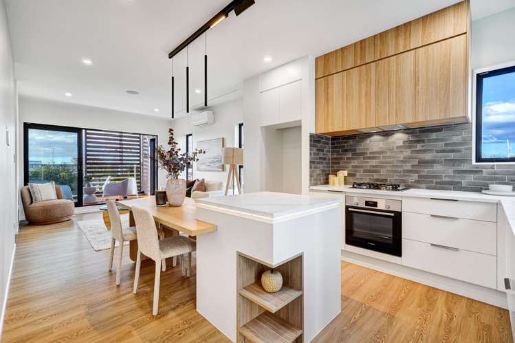 14&16 Woodford Ave_5