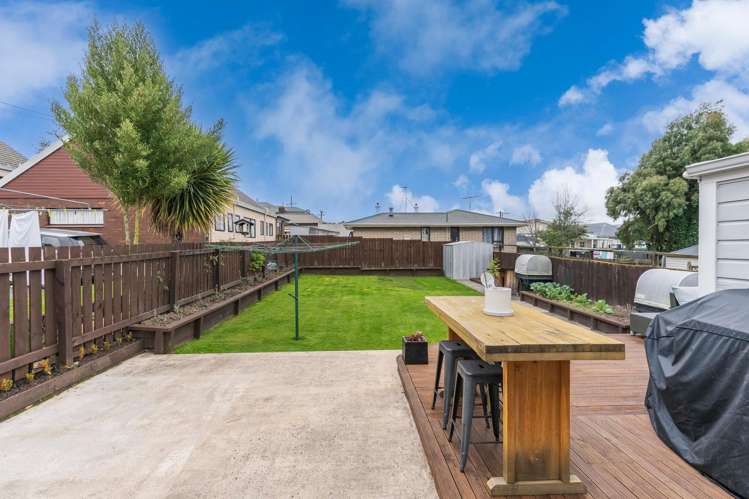 2 Baker Street Caversham_15