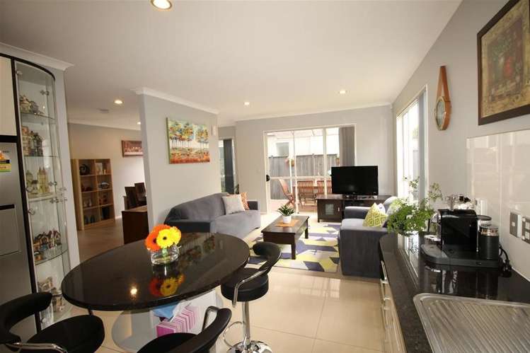 11 Stamford Crescent Flat Bush_1