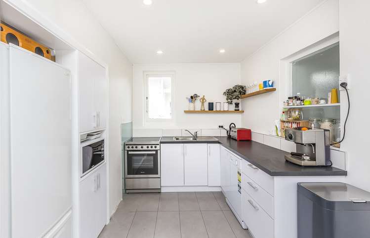 8 Trent Street Island Bay_11