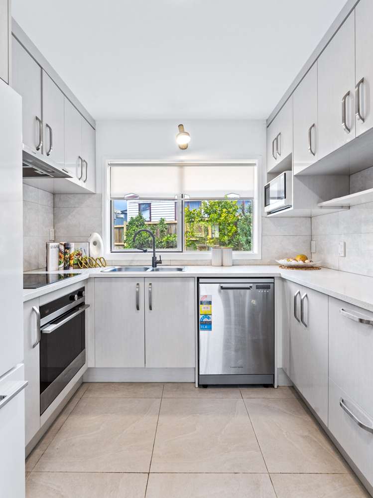 2/7 Cairngorm Place Highland Park_31