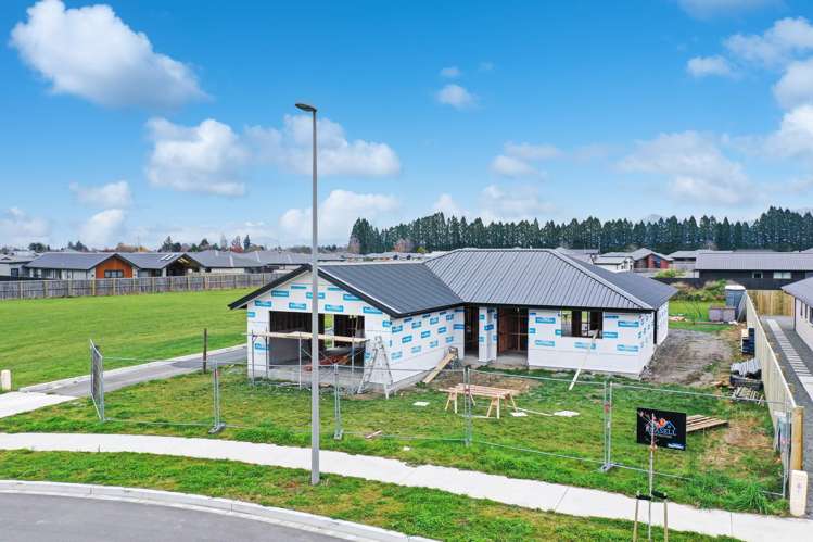 23 Arrowsmith Drive_1