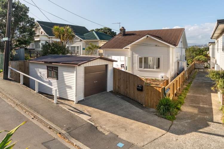 113 Queens Drive Lyall Bay_12