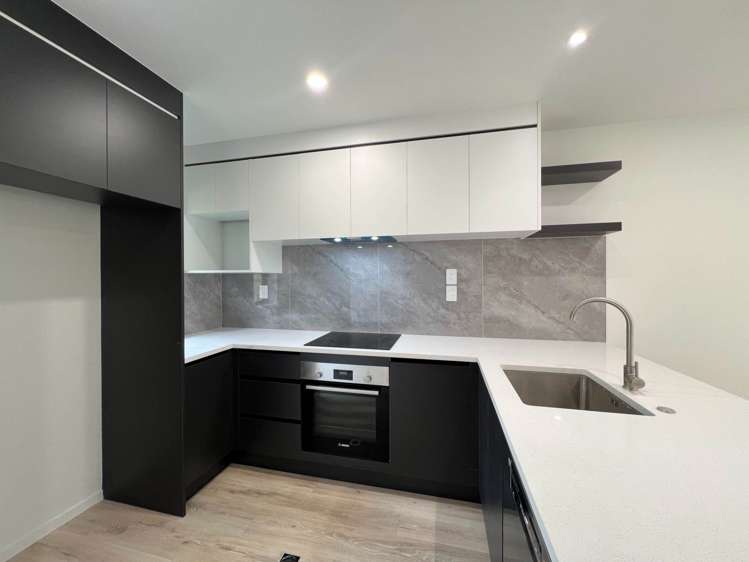 5/16 Reynella Drive Massey_5