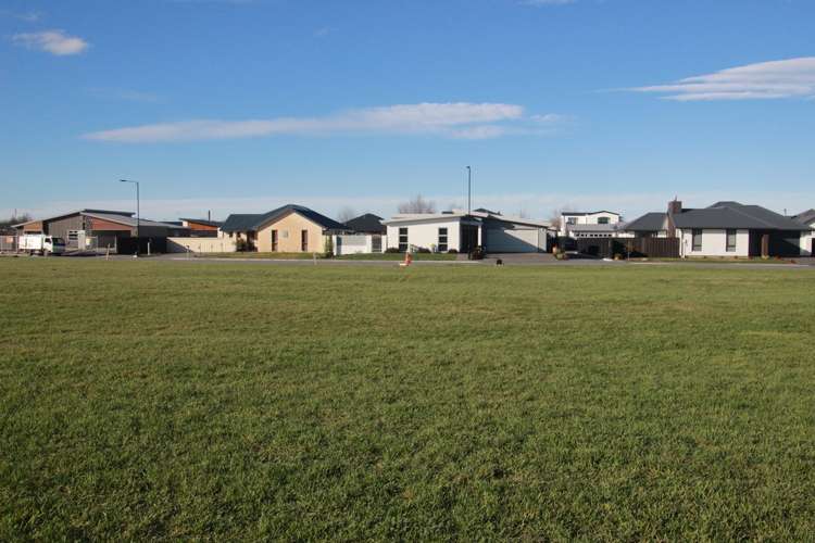 12 Picadilly Avenue Casebrook_6