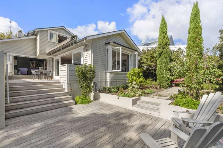 19 North Avenue Narrow Neck_9