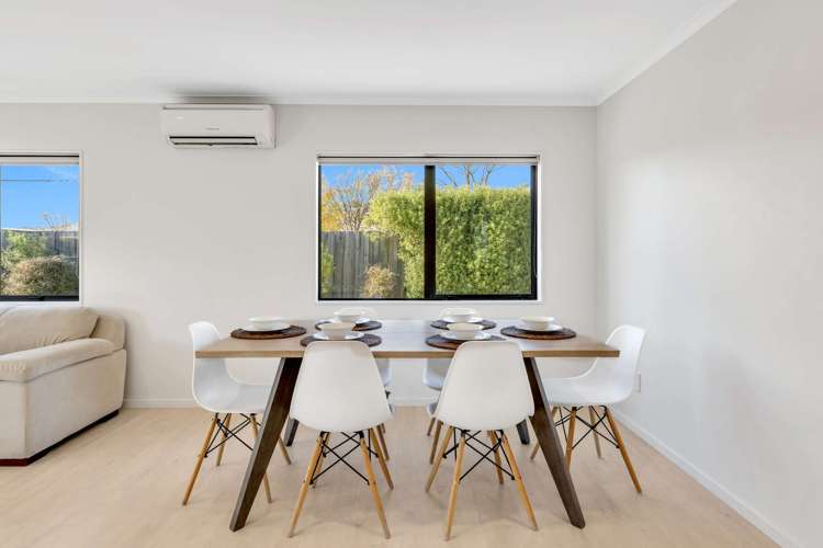 100 Barry Avenue_5