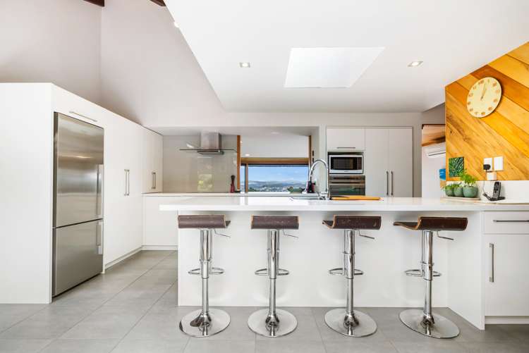 118 Memorial Drive Parahaki_5