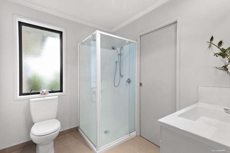 49 Sunningdale Street Wattle Downs_10