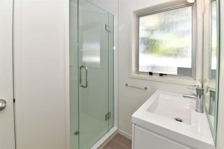 2/1 Pine Road Orewa_7