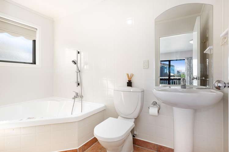 6 Tamahine Street Maupuia_15
