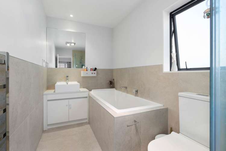 40 Bordeaux Parade Te Atatu South_10