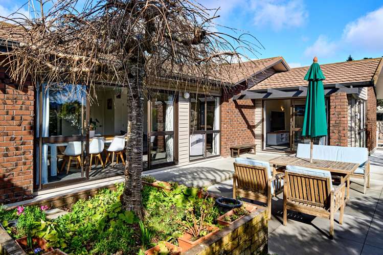 23 Mcenroe Grove Naenae_20