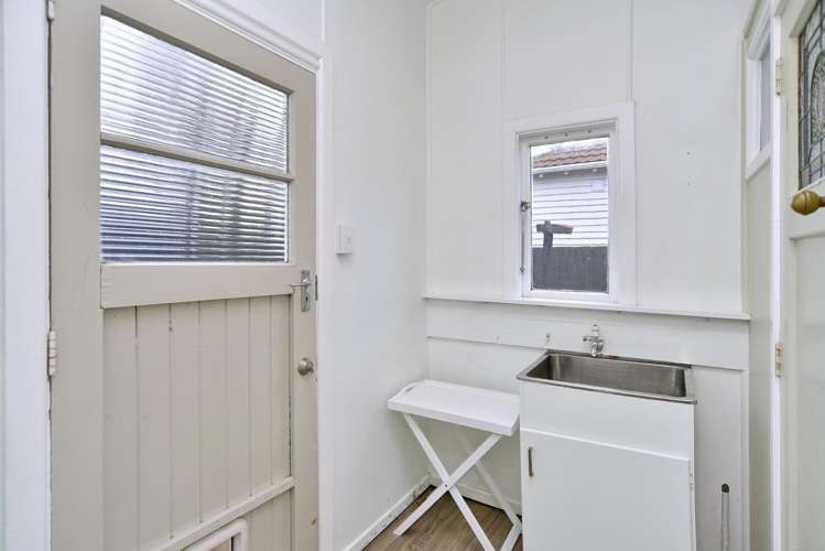 36 Hopkins Street Woolston_19