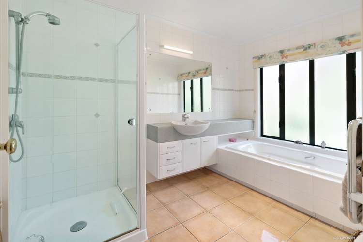 9c Beach Road Mellons Bay_15