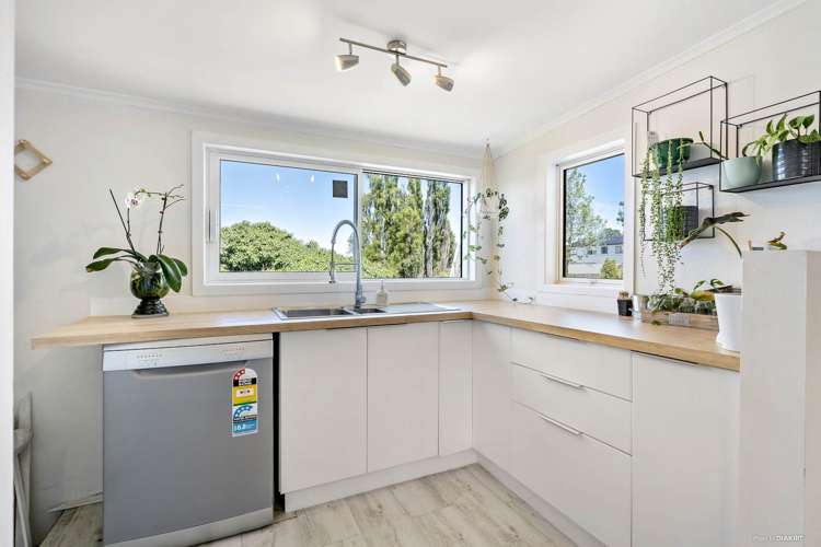 19 Tahi Terrace Glen Eden_6