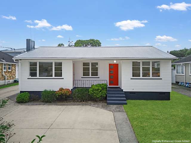 3 Bedroom Freehold Beauty in Quiet Neighborhood!