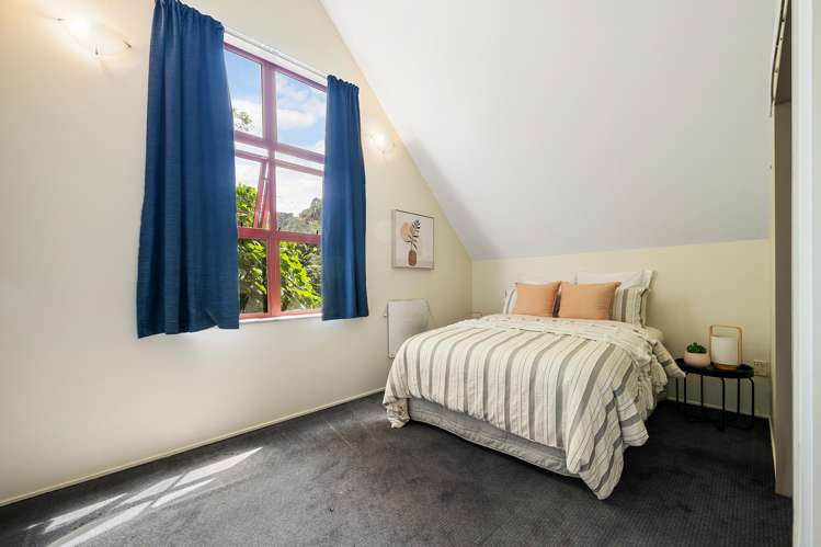 1 & 2/1 Entrance Street_5