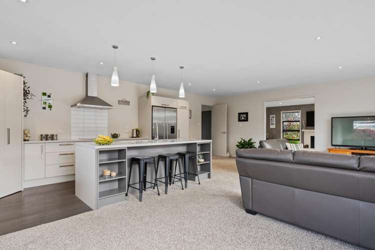 18 Hagart-Alexander Drive_4