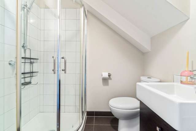 230/172 McLeod Road Te Atatu South_3