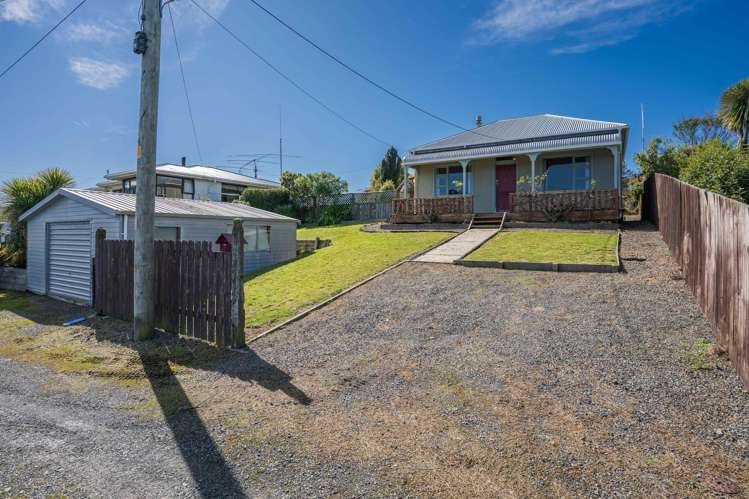 9 Meridian Street Port Chalmers_13