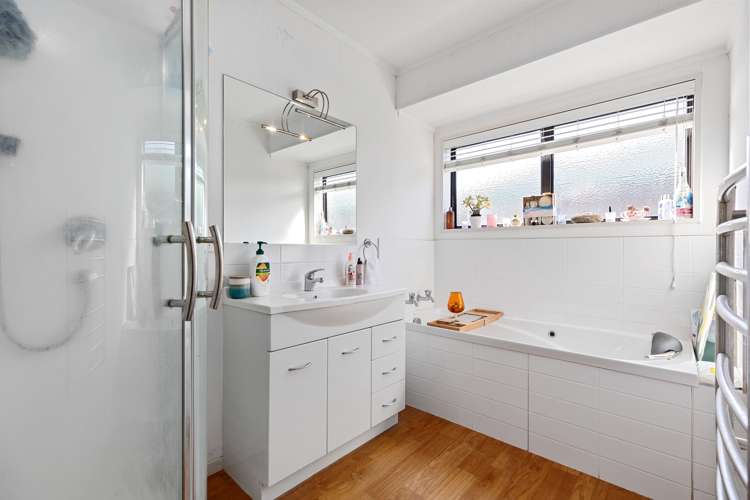 99 Levers Road Matua_9