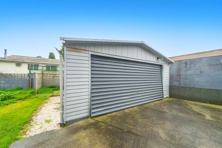17 Gibbons Road Weymouth_14