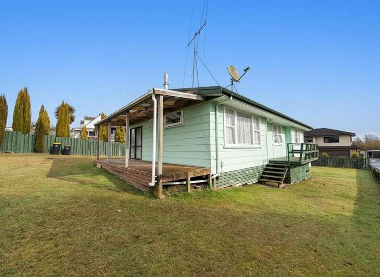 98 Arawa Crescent_3