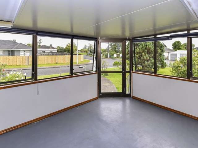 2 Tindall Crescent Otara_4