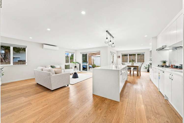 4A Pauline Place Bucklands Beach_6